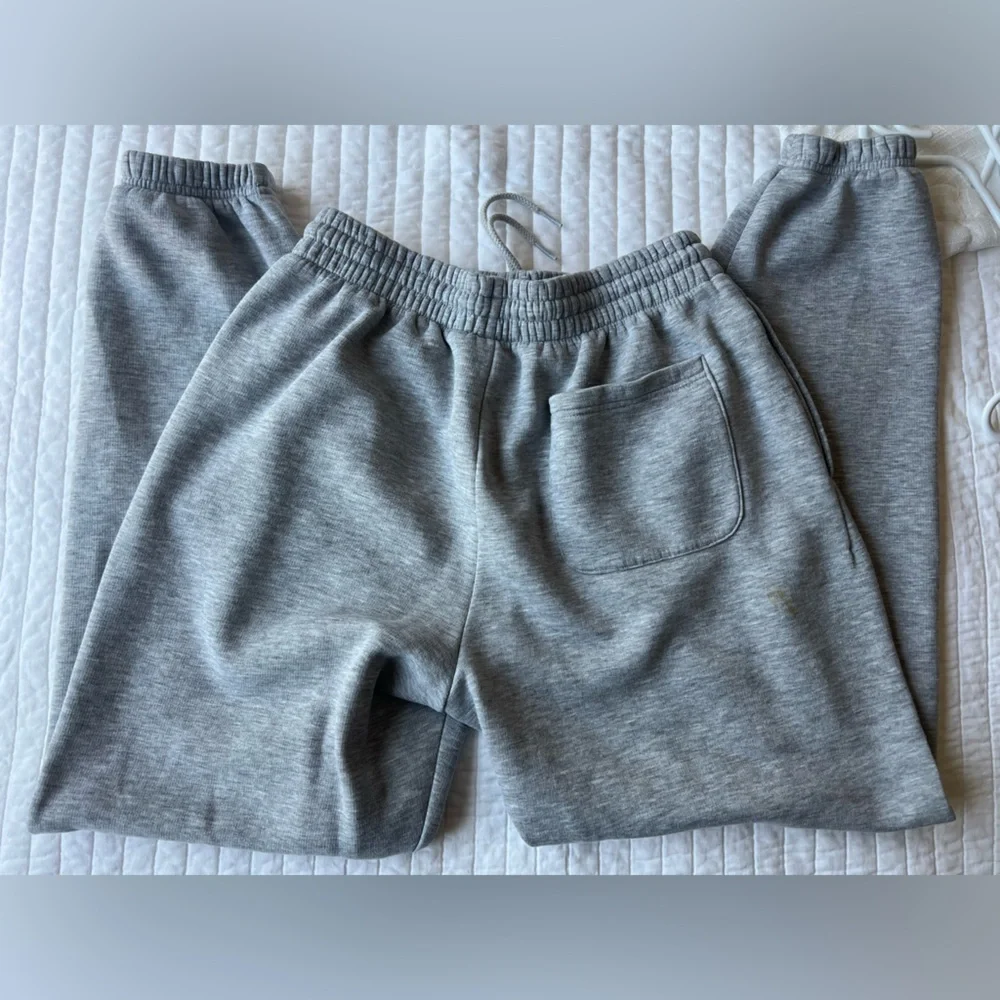 New Balance Heather Gray Joggers men’s small - Picture 4 of 4